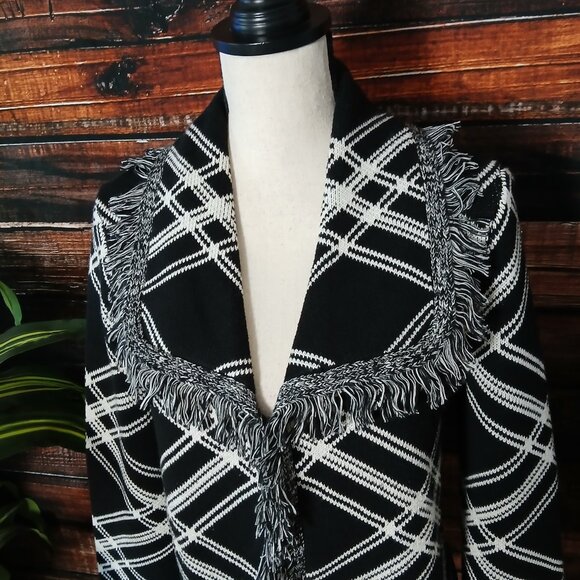 Chicos Sweater Size 1 US M Thick Fringe Trim Cardigan Diamond Plaid - Picture 3 of 10